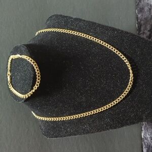 Unmarked Vintage Gold Tone Chain Necklace & Bracelet